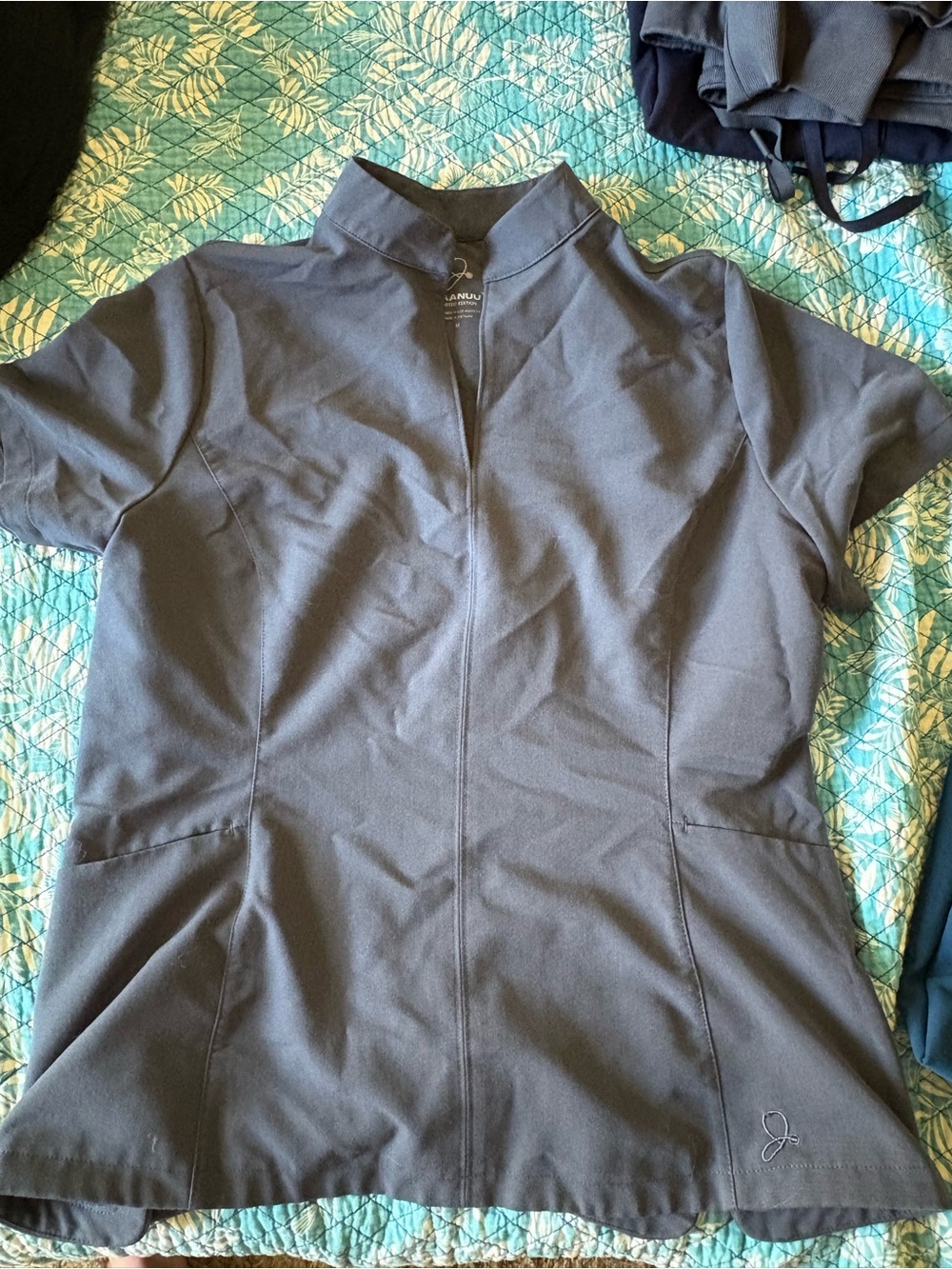 Jaanuu scrub set